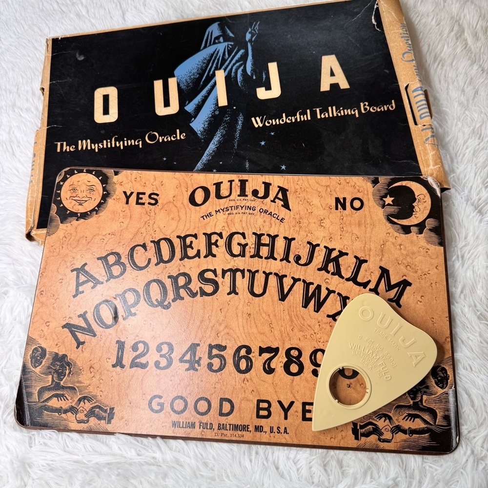 Vintage 1950’s Ouija Board The Mystifying Oracle Wonderful Talking Board